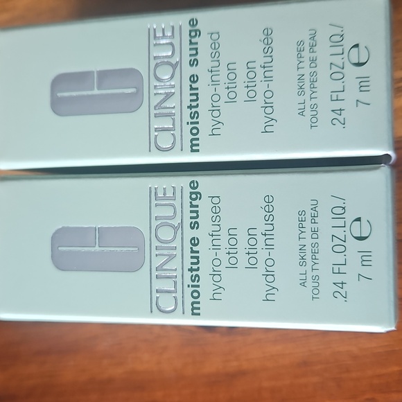 Clinique 3 Piece Hydration Set & Donald ×Clinique Pouch . - Picture 3 of 5